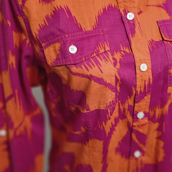 Michael Kors fitted shirt. Size Medium. - Picture 3 of 9